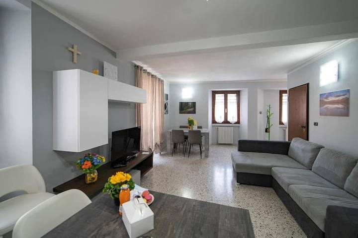 Gîte pour 6 personnes, avec terrasse et vue dans Iseo - 2