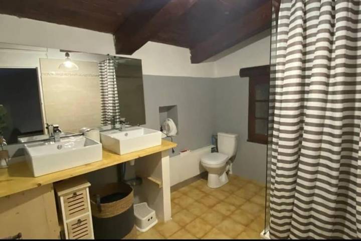 Location de vacances pour 12 personnes, avec vue ainsi que piscine et jardin, animaux acceptés à Alès - 3