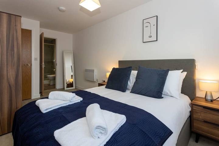 Apartment for 4 people, with pets in Salford