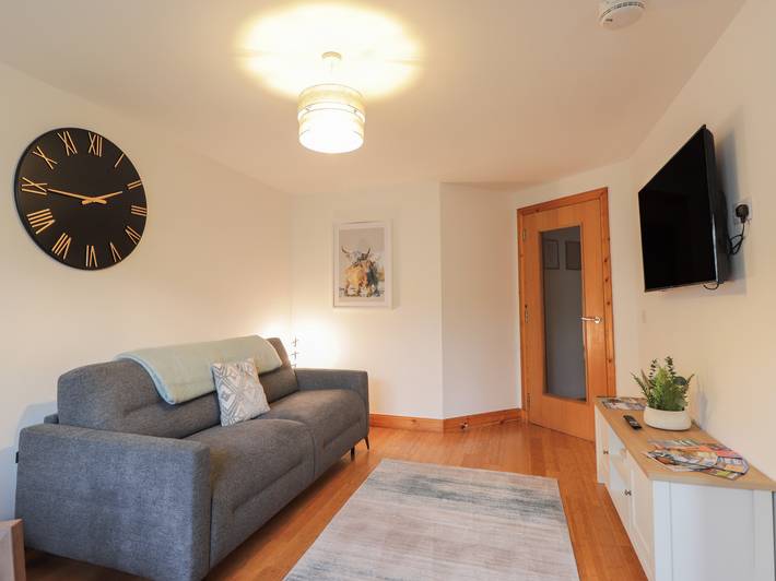 Entire apartment, 39 Knocknagael in Highlands