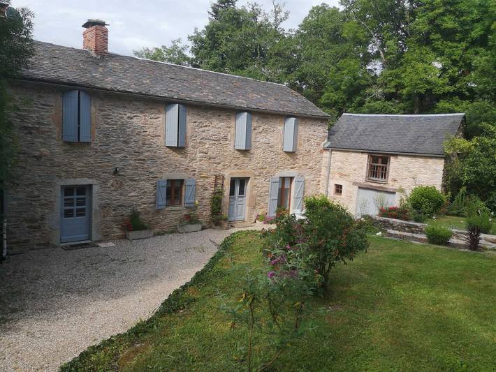 Petit Presbytère St Michel de Léon in Lacaze, Région de Lacaune