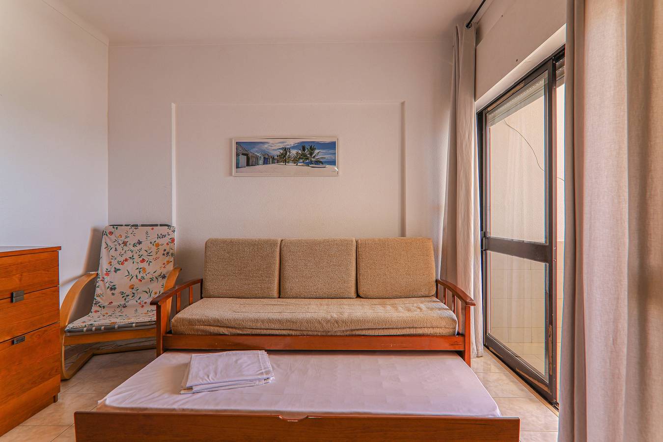 Ganze Wohnung, Apt. Torre Sol 4º 6 – direkt am Strand, Klimaanlage & Pool in Armação de Pêra (costa), Armação de Pera