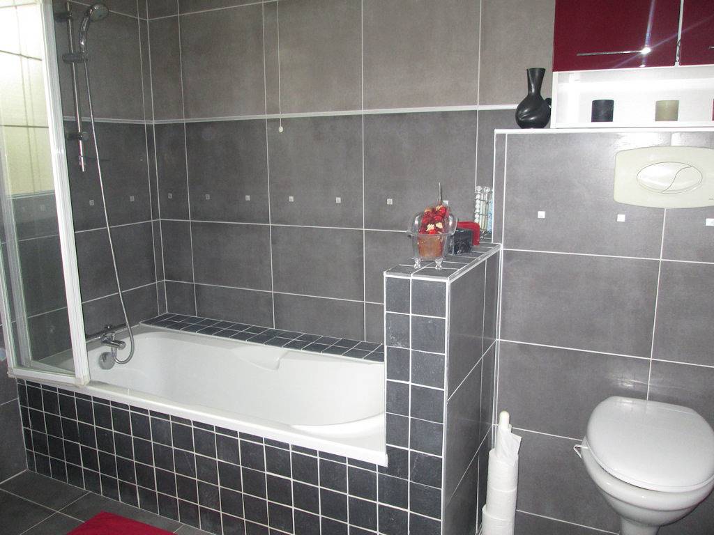 Les Écureuils - Chambre Vermeil in Saint-Laurent-de-la-Prée, Région de Rochefort
