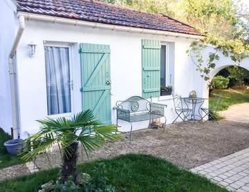 Gîte pour 2 personnes, avec jardin et piscine à Villennes-sur-Seine