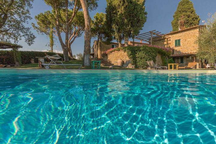 Villa pour 15 personnes, avec piscine à Lucignano