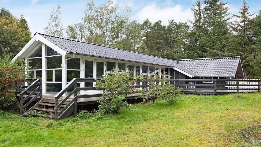 Vakantiehuis voor 7 personen, with zwembad and whirlpool as well as terras in Ebeltoft