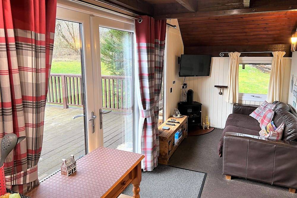 Iona Lodge, loch views, peaceful location, pet friendly in Argyll & Bute