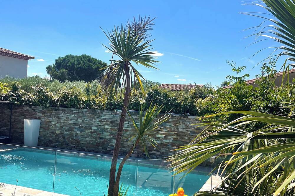 Villa 4 Chambres Avec Piscine in Clarensac, Region de Nimes