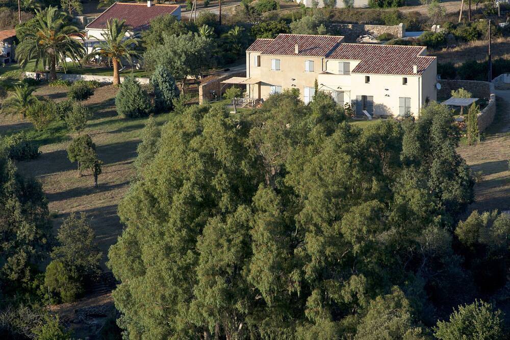 Casa Rosumarinu *** flooded with the scent of the maquis in Calenzana, Région de Calvi