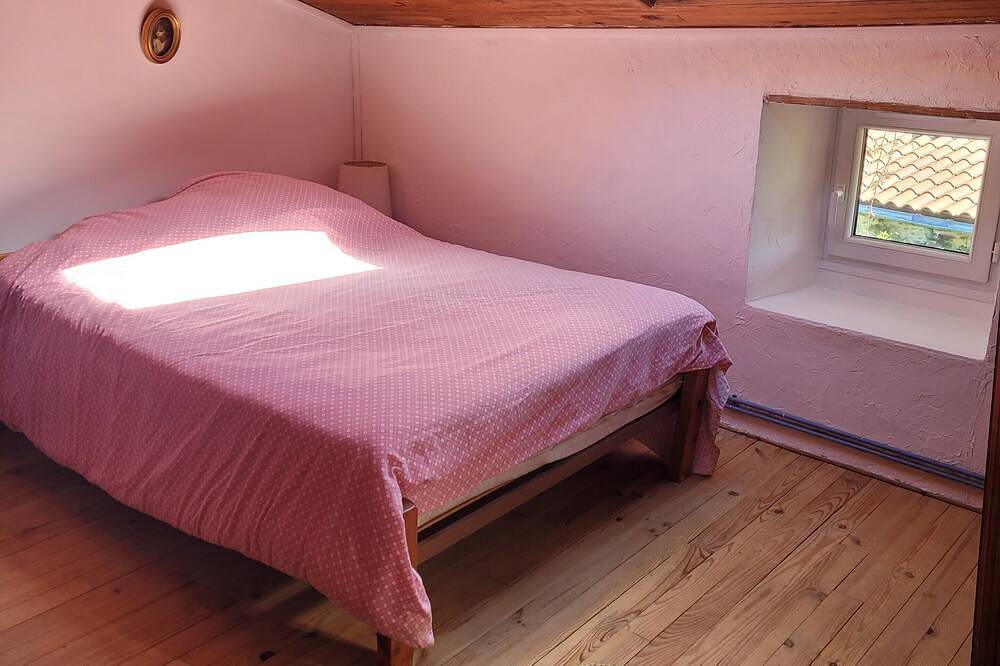 Maison de vacances « Gîte De La Source » avec terrasse et jardin privatifs in Doizieux, Parc Naturel Régional du Pilat