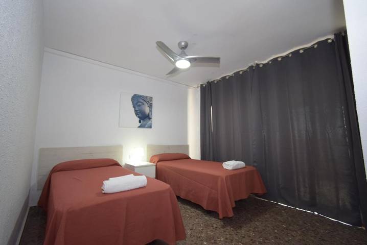 Casa rural para 6 personas, con vistas además de piscina y terraza, Se admiten mascotas en Benidorm - 3