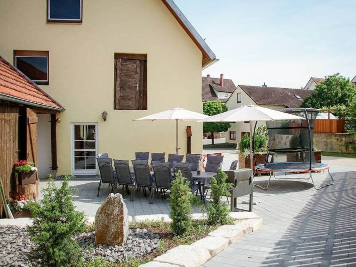 Ferienhaus für 18 Personen, mit Terrasse
