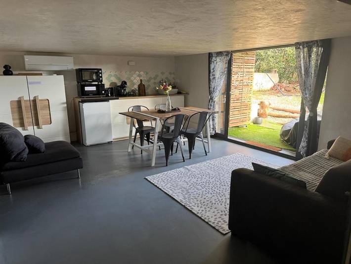 Appartement de vacances pour 4 personnes, avec jardin et jacuzzi, animaux acceptés