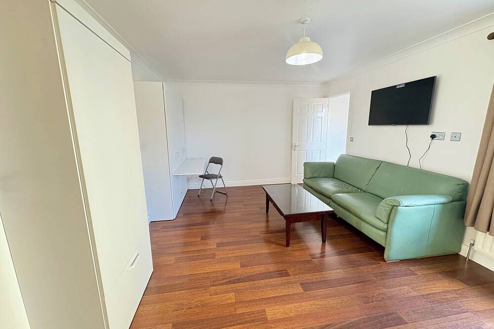 Entire apartment, Family Friendly Mullingar Self Catering Apartment on Park Hotel Grounds in Mullingar, County Westmeath