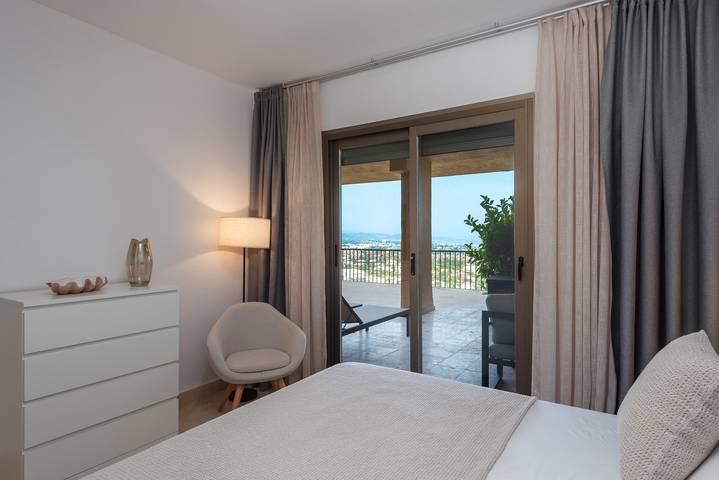 Entire apartment, Holiday apartment for 4 people with balcony in Paraiso Park, Benahavís