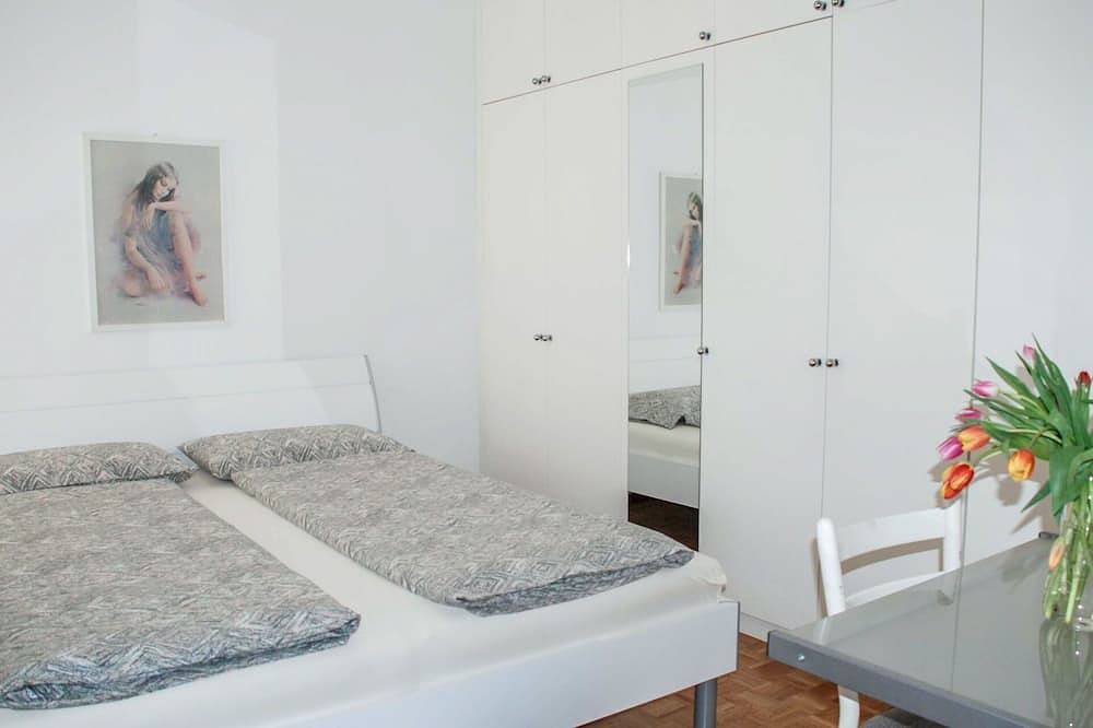Apartamento entero, Bonito apartamento para 4 personas con Wifi, Tv, balcón, mascotas permitida y vista panorámica in Lugano, Lago de Lugano