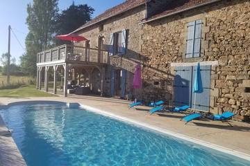 Gîte pour 8 personnes, avec jardin à Lostanges