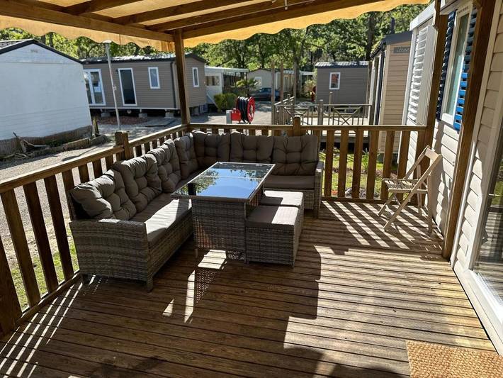 Camping pour 6 personnes, avec Terrasse ainsi que Jardin et Piscine