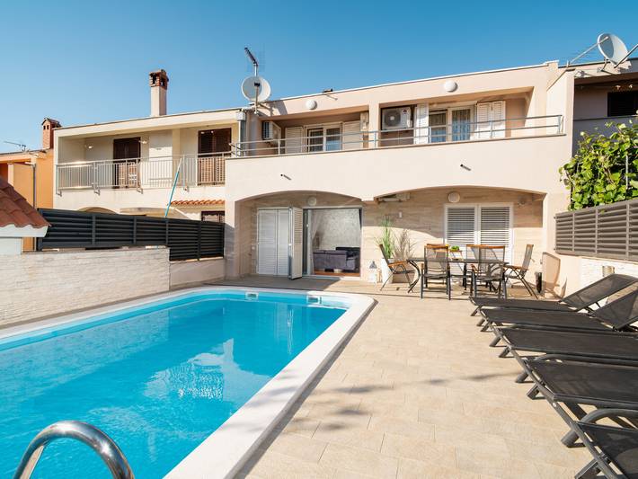 Ferienhaus für 8 Personen in Zadar (Kommun)
