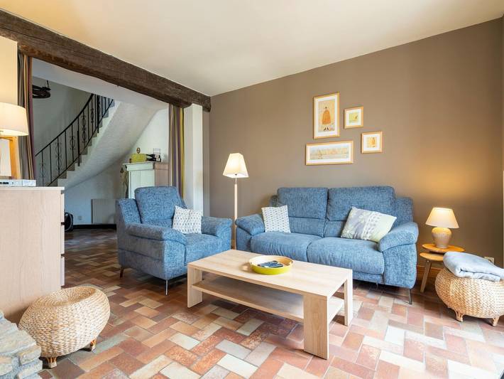 Location de vacances pour 7 personnes, avec jardin ainsi que piscine et terrasse, animaux acceptés à Vieussan