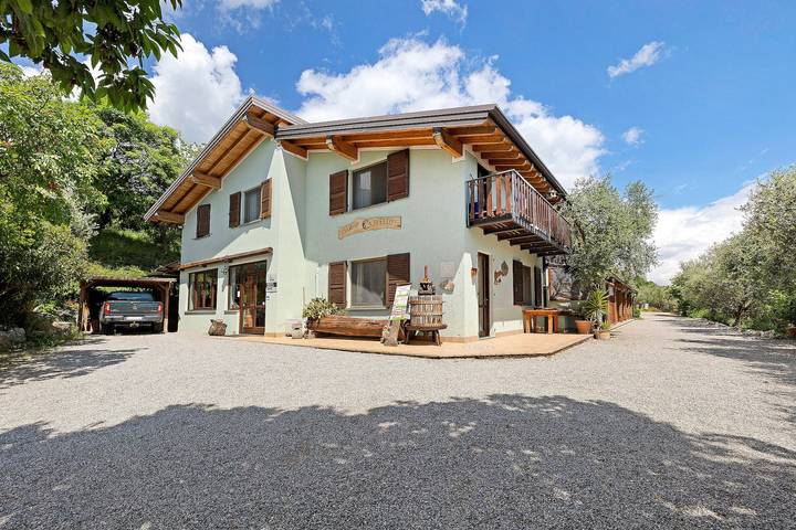 Quarto 'Camera Familiare Classic' com Vista para o Lago, Jardim Partilhado e Wi-Fi in Toscolano-Maderno, Pré-Alpes de Garda