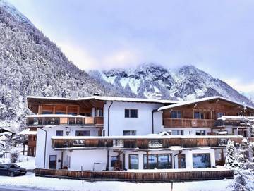 Hütte für 3 Personen, mit Balkon in Leutasch