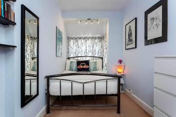 Barn for 7 Guests in Hounslow, London, Picture 3