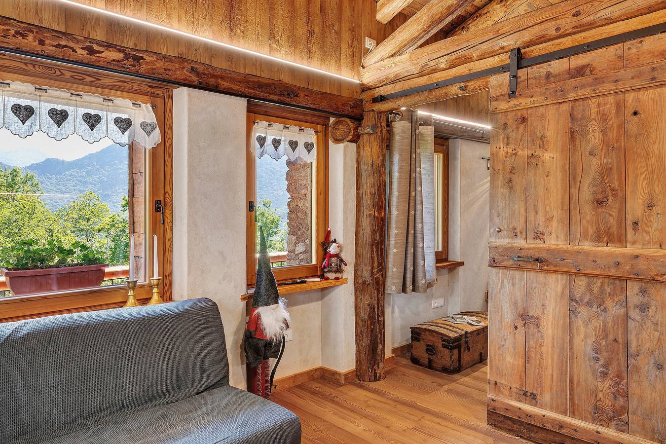 Hel lejlighed, Ca Lou Meiou – Sustainable Holiday Home in Nature & Mountains with Ev Charging & Wi-Fi in San Damiano Macra, Cuneo Provinsen