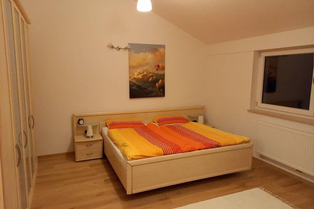 Ganze Wohnung, Stilvolle, geräumige Ferienwohnung im Fünfseenland in Gilching, Landkreis Starnberg