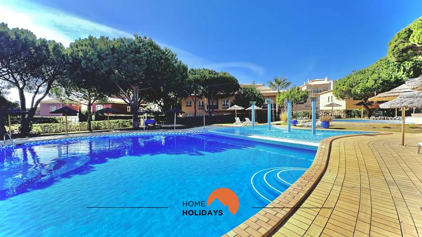 Casa de férias para 5 pessoas, com piscina e varanda em Praia da Oura