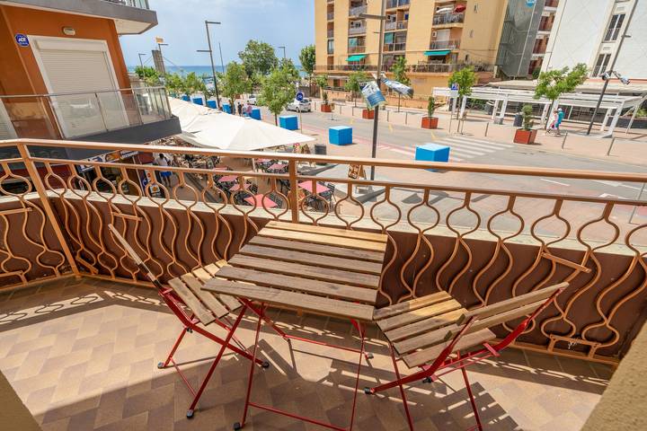 Ferienwohnung für 4 Personen, mit Balkon in Calella