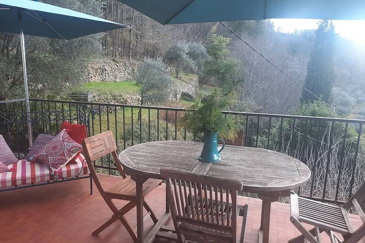 Maison de vacances pour 8 personnes, avec Balcon ainsi que Jardin et Piscine dans Largentière