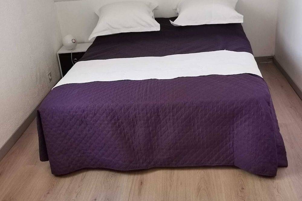 Location Maisonnette de Vacances Pour 5 Personnes in Cublac, Brive-la-Gaillarde region