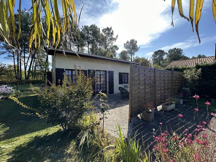 Gîte pour 4 personnes, avec terrasse et jardin