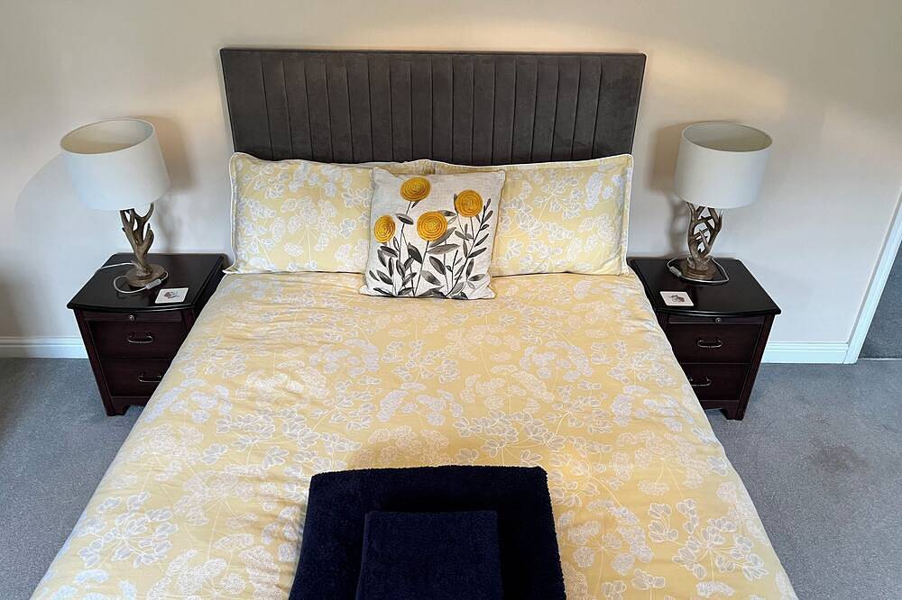 Beautiful, modern, pet friendly Grade 2 listed cottage 3 miles from Filey. in North Yorkshire