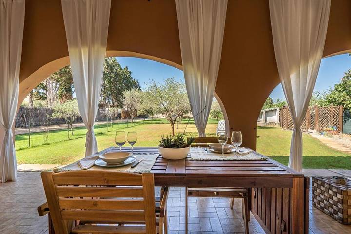 Ferienwohnung für 5 Personen, mit Garten und Ausblick in Nora - 4