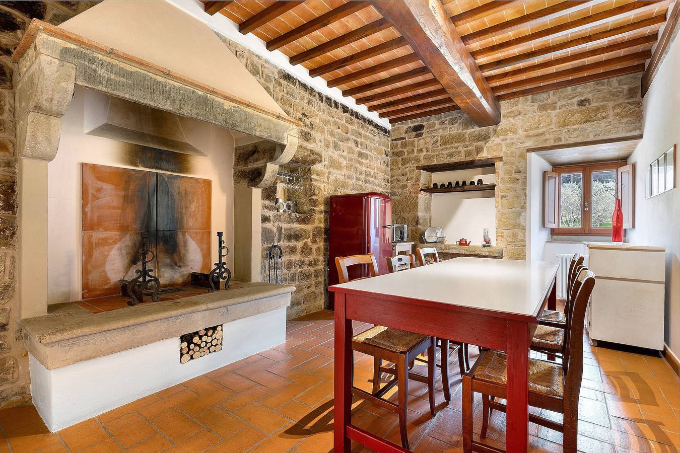 Ganze Wohnung, La Torre – Panorama-Apartment auf dem Bauernhof mit Pool in Pelago, Valdarno