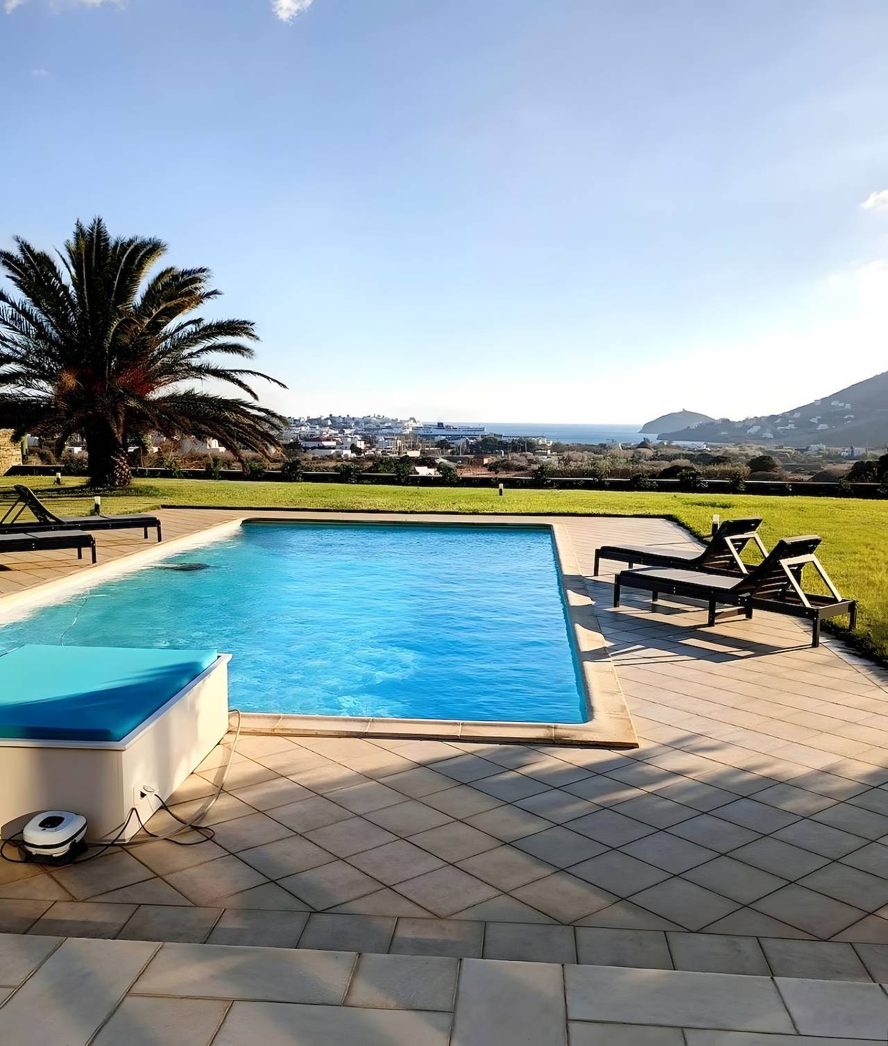 Finca 'Andros - Privater Pool' mit Meerblick, Wi-Fi und Klimaanlage in Andros
