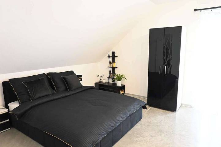Beruhigendes 5-Schlafzimmer-Haus in Kochoń, perfekt für entspannte Aufenthalte in Kujawien-Pommern