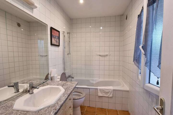 Location de vacances pour 3 personnes, avec piscine et jardin à Saint-Just-Luzac - 4