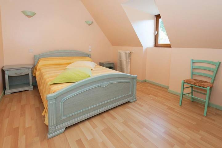 Location de vacances pour 10 personnes, avec terrasse et piscine ainsi que jardin et vue, animaux acceptés à Orliaguet - 3