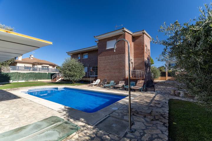 Chalet para 22 personas, con Jardín en Provincia de Madrid