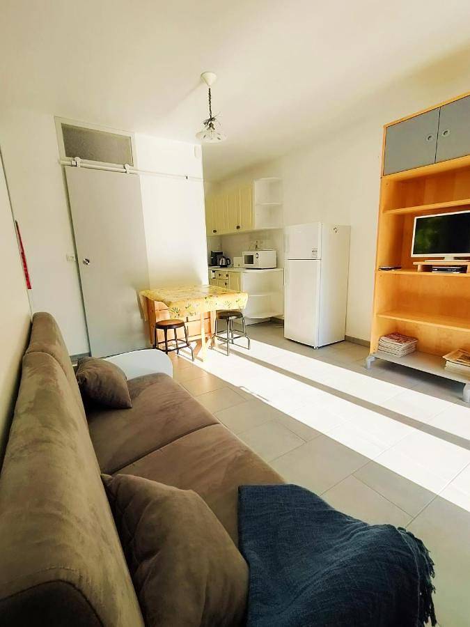 Gîte pour 2 personnes, avec jardin ainsi que piscine et sauna à Camélas - 3