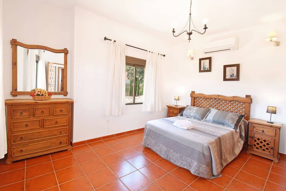 Villa José 1, Piscine Chauffée , Wifi, A/C, Petfriendly, vue sur la mer !!! in Comares, Cordillera Penibética