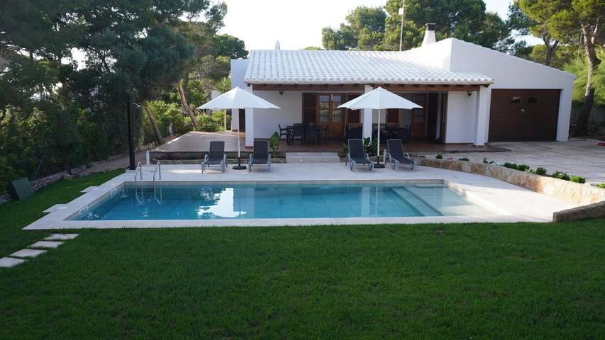 Ferienhaus für 6 Personen, mit Ausblick und Garten sowie Pool, mit Haustier in Cala Morell