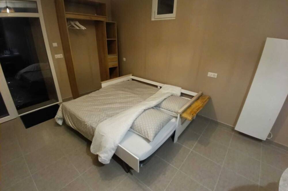 Entire apartment, Gite du Piou in Bourgs sur Colagne, Mende region