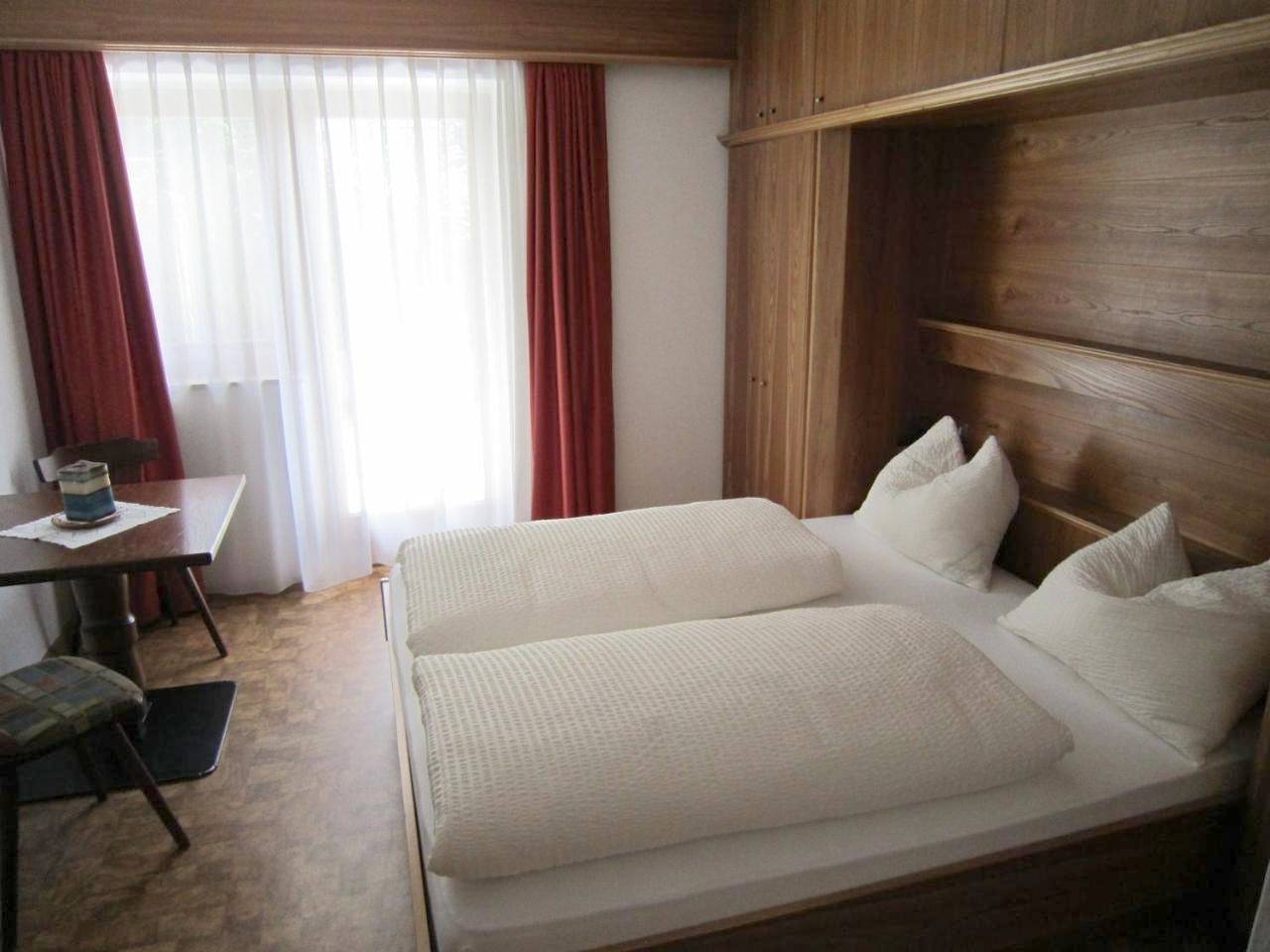 Two-Bedroom Apartment with Terrace (6 Adults) in Burgeis, Mals