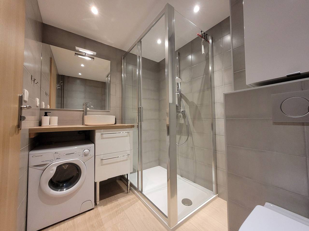 Ganzes Studio, Renoviertes Studio mit Balkon im Zentrum der Station, am Schneefront, ideal für Paare in Les Gets, Les Portes du Soleil