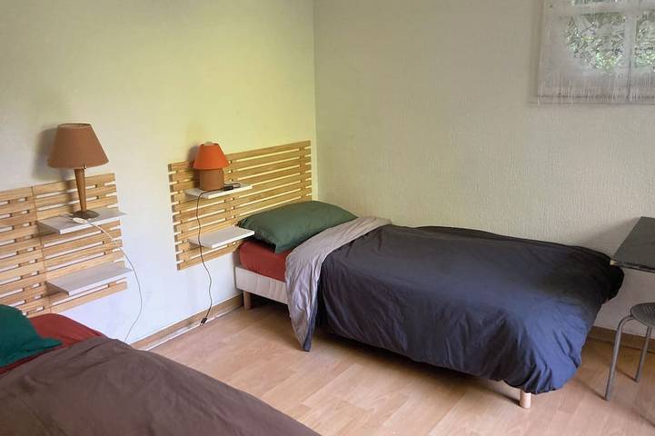 2 Bedroom Private vacation home in Auffargis in Auffargis, Parc naturel régional de la Haute Vallée de Chevreuse