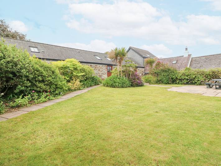 Home for 6 people, with garden, with pets in Abersoch